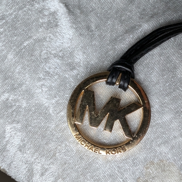 Michael Kors Leather Bucket Bag Shoulder Bag Magnetic Closure Braided Detail - Picture 4 of 6